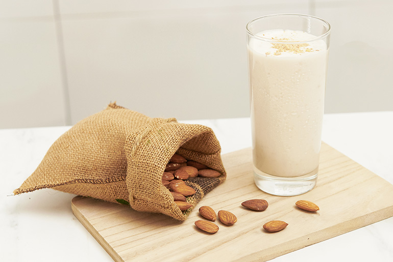 Almond Shake With Almonds