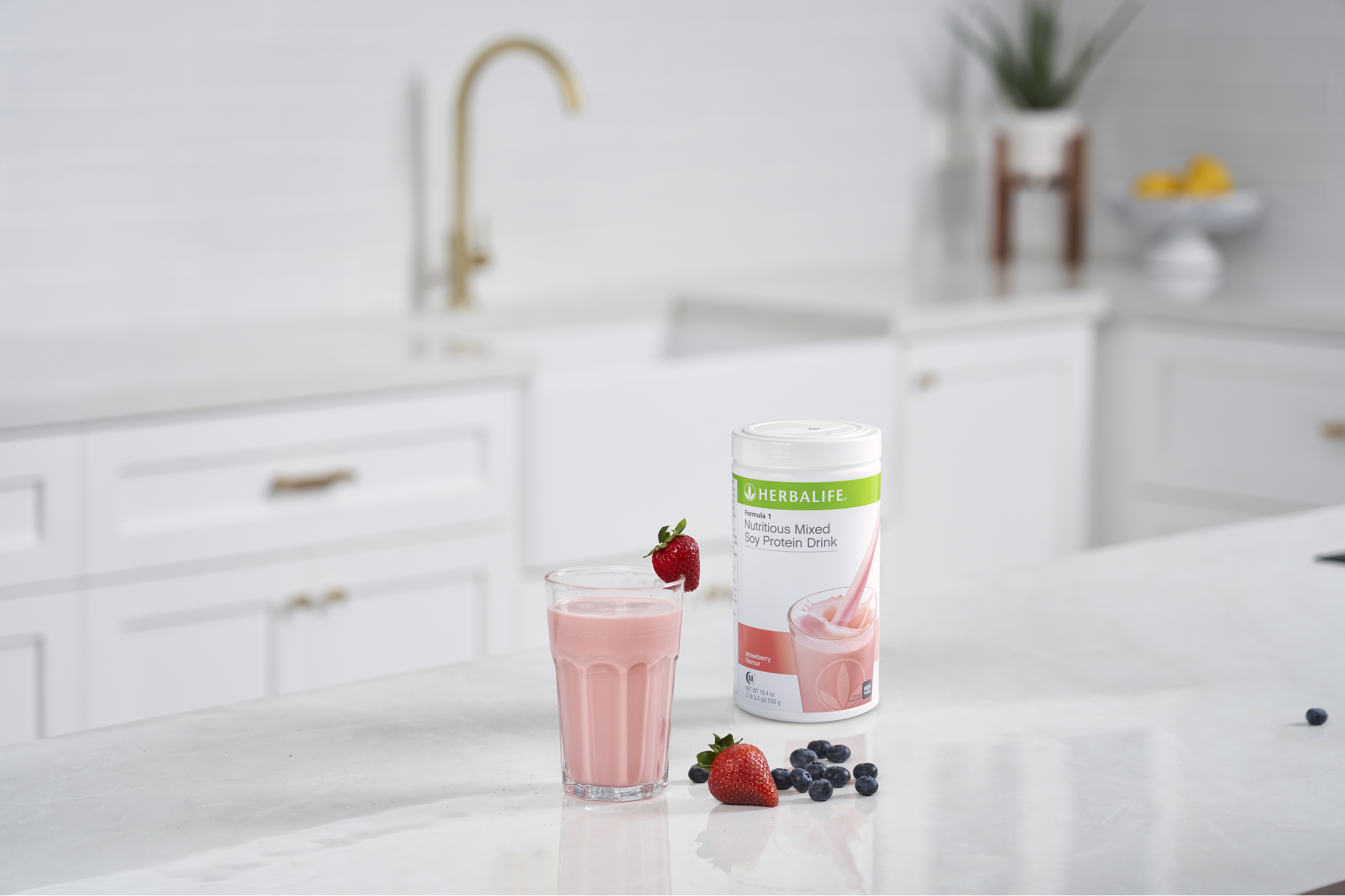 F1 Formula 1 Nutritious Mixed Soy Protein Drink Strawberry 