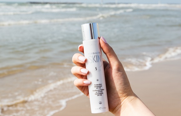 Protecting Your Skin in The Summer with Protective Day Cream SPF30