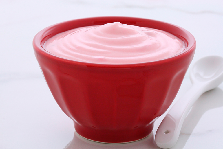 Inicia tu día agregándole una deliciosa porción de proteína con este yogurt frutal.